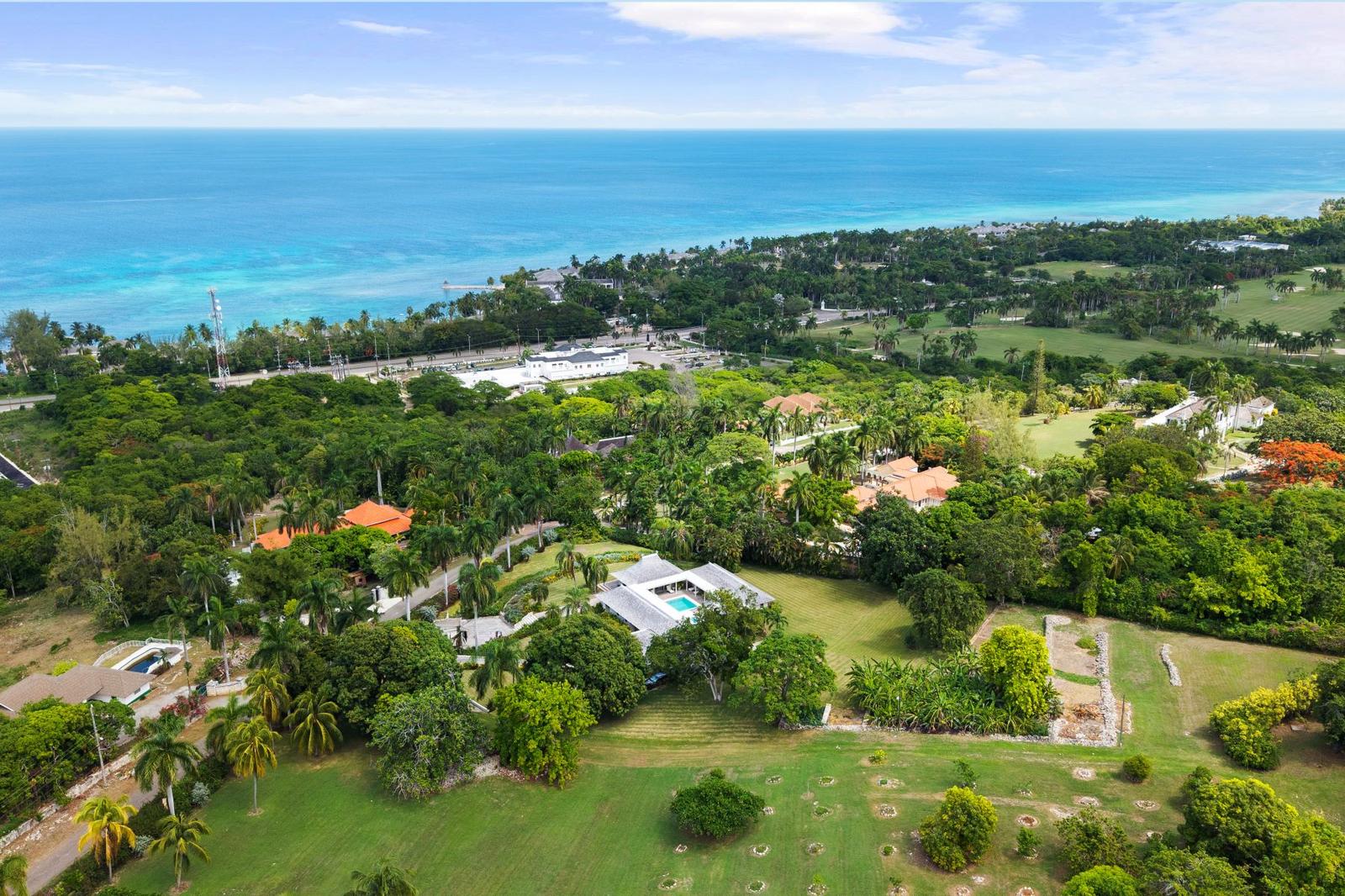 4 Bedroom Luxury Villa for Sale, Pimento Way, Spring Farm Estates, Saint James, Jamaica — photo 1