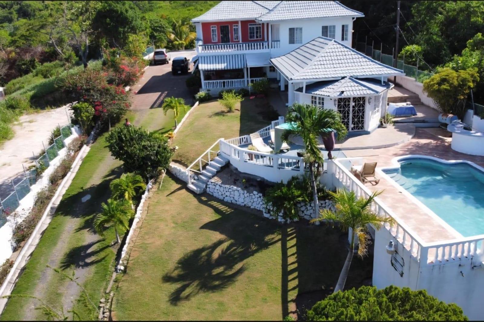 8-bedroom house in Mount Pleasant, Runaway Bay, Saint Ann, Jamaica — photo 2