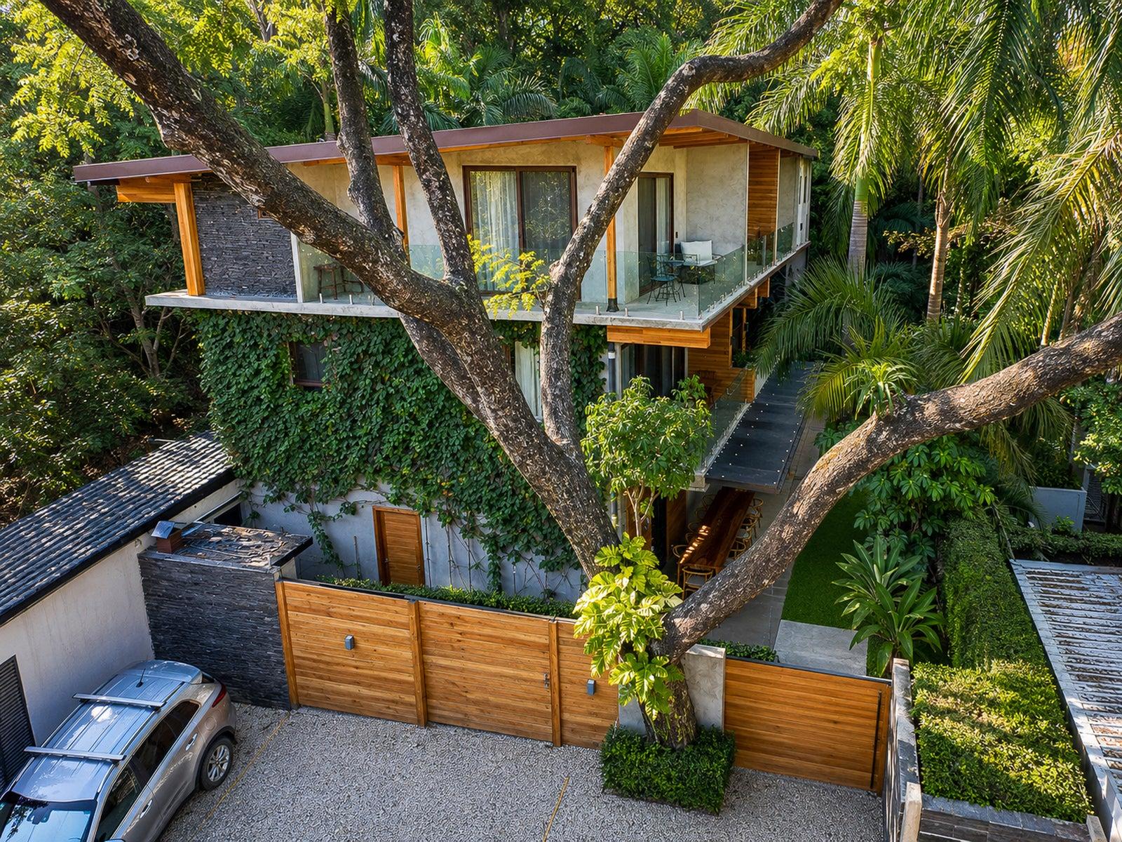 9 Room Boutique Hotel for Sale, Santa Teresa, Puntarenas, Costa Rica — photo 1