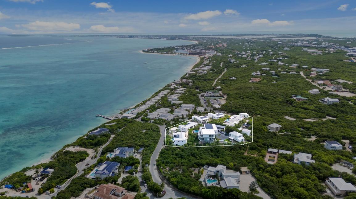 Grace Bay Luxury Waterfront 4BR Villa — photo 3
