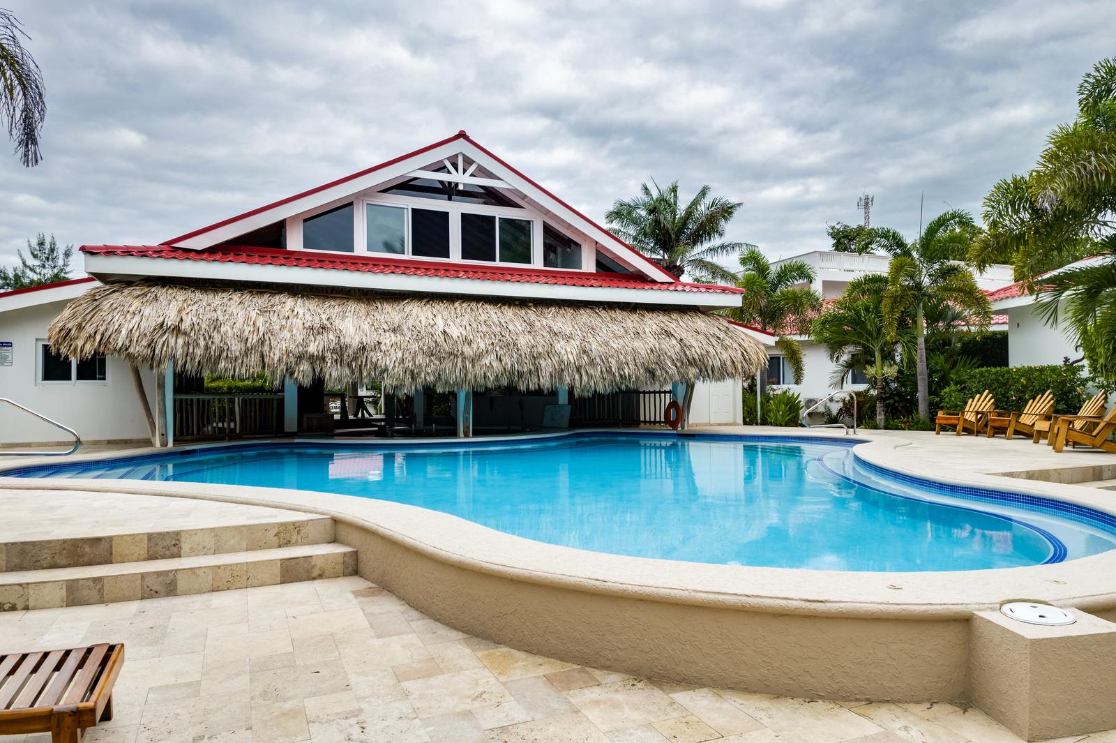 1-bedroom apartment in Maya Beach at beachfront resort — photo 3