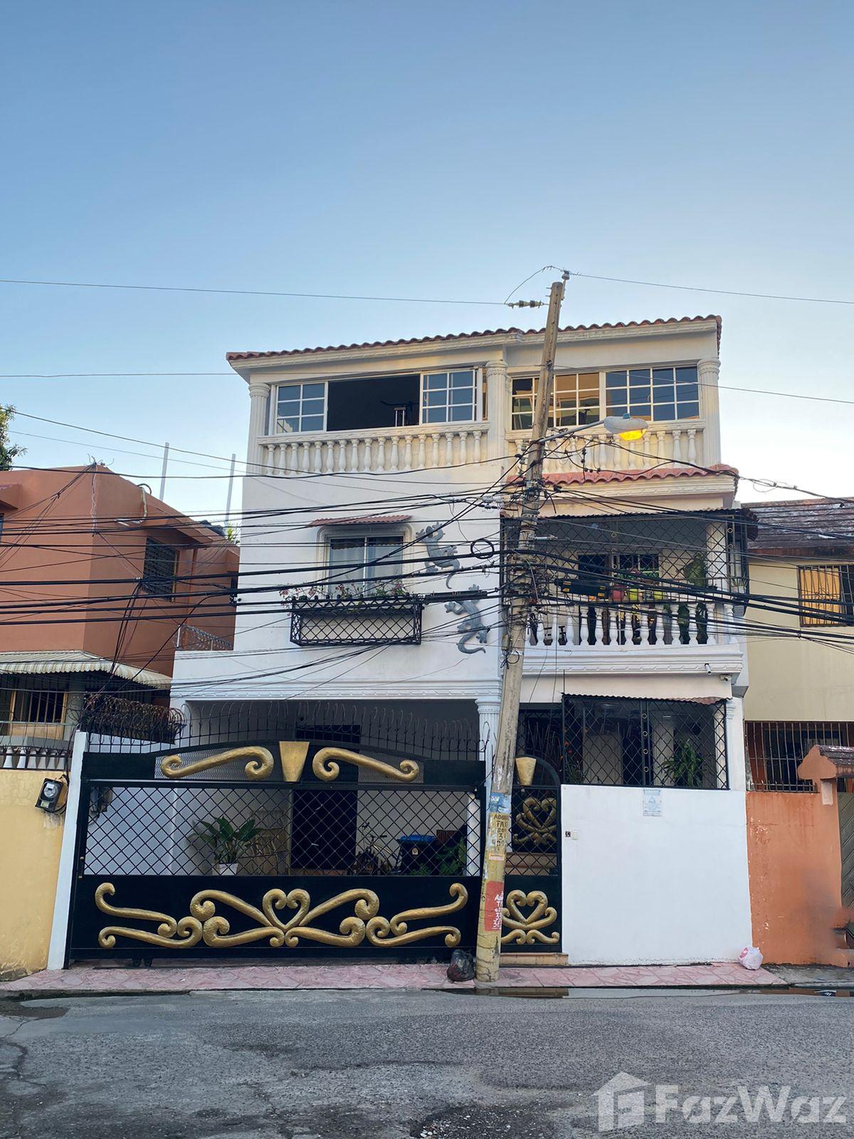 Beautiful 3 Level Townhouse for Sale in Santo Domingo Este — photo 1