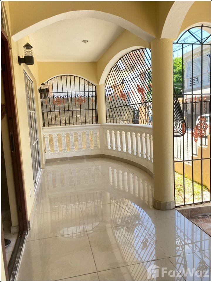 3 Bedroom House for Sale in San Cristobal — photo 2