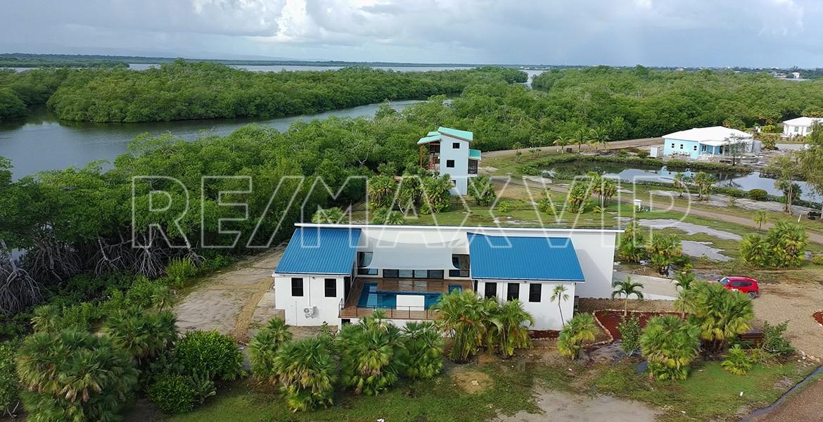 Beautiful Home with Private Pool in NAIA.388 Acres — photo 1
