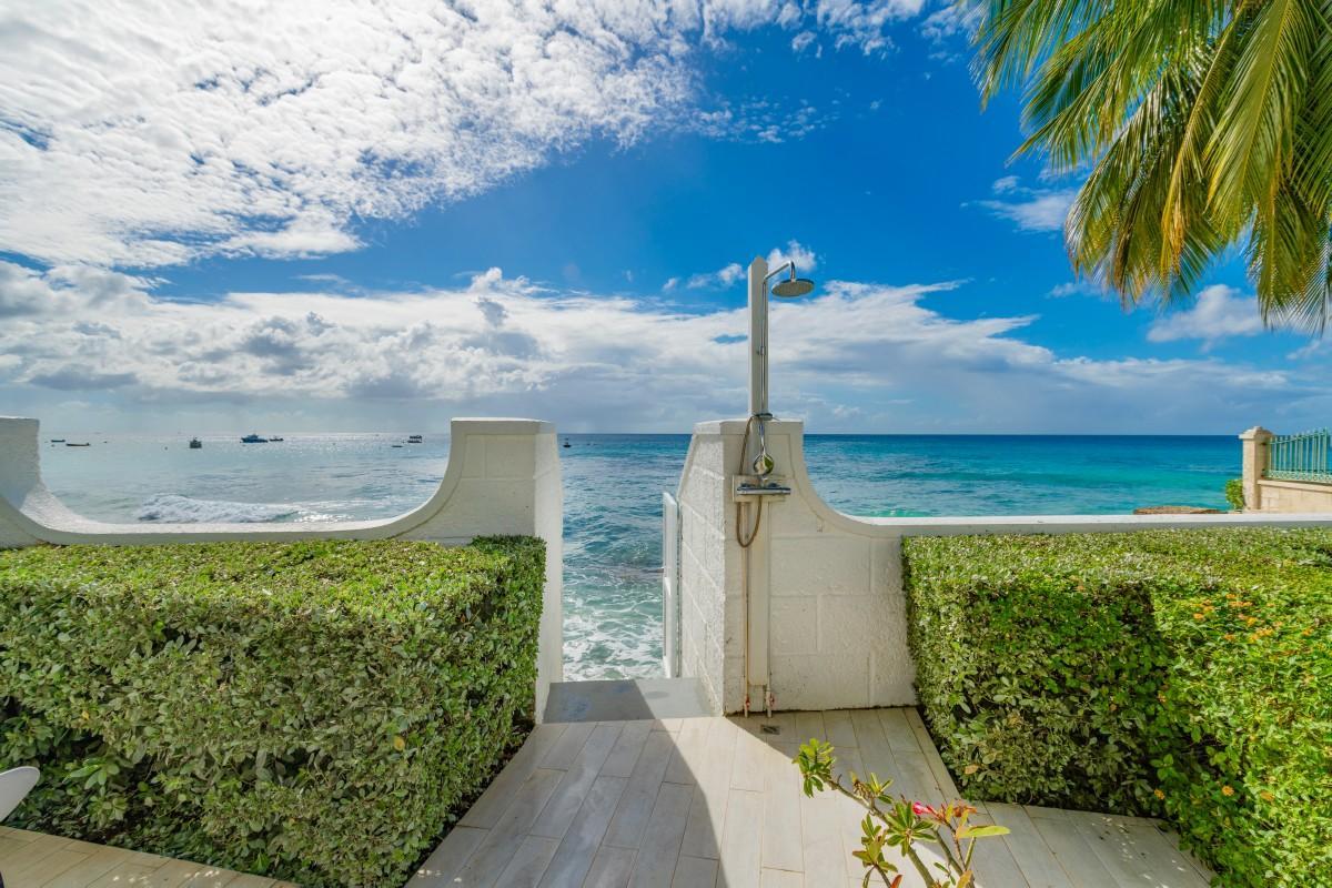 5-bedroom beachfront villa in Reeds Bay, Holetown — photo 3