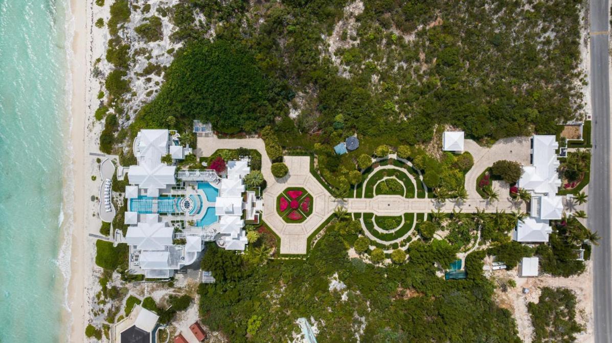 Mandalay Estate Assemblage Beachfront 9BR — photo 3