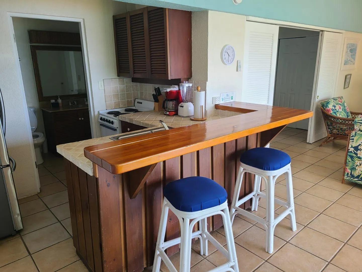 1-bedroom condo in Smith Bay, East End — photo 4