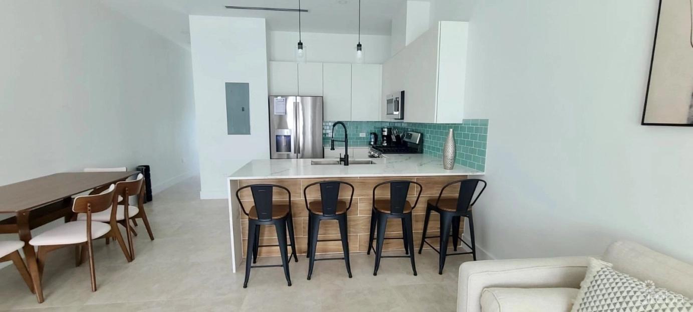 1-bedroom townhouse in West Bay, Grand Cayman — photo 2