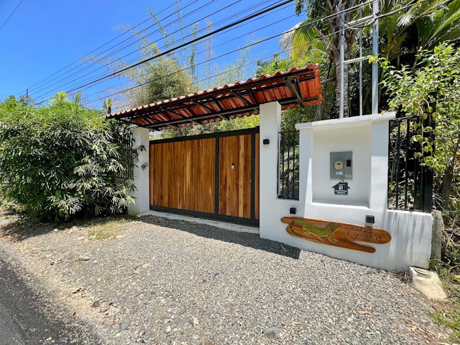 3 Bedroom Home for Sale, Manuel Antonio, Puntarenas, Costa Rica — photo 3