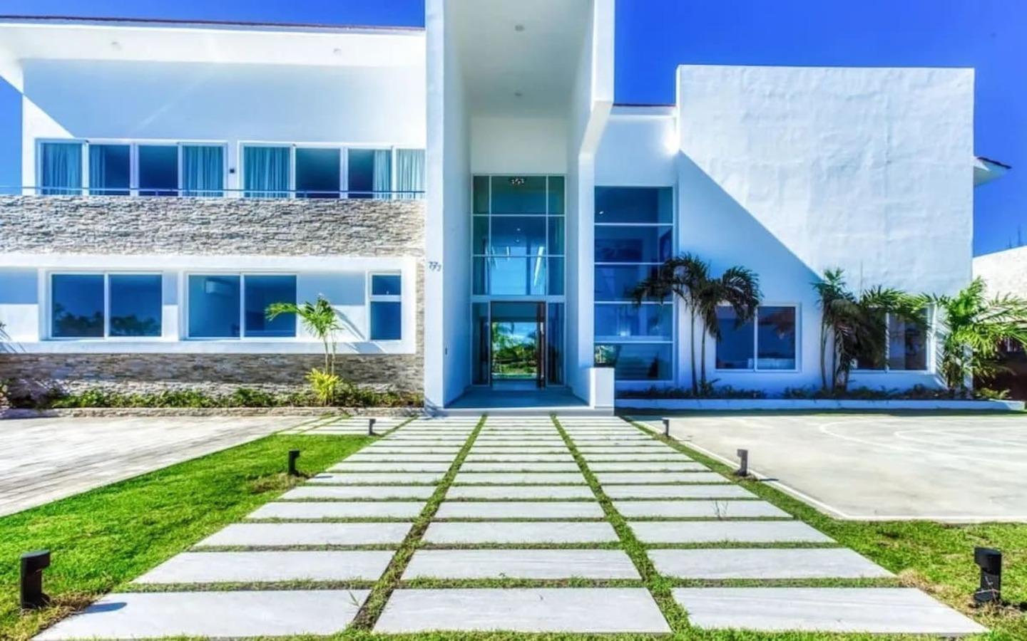 Six Bedroom Villa For Sale In Las Palmas Cap Cana — photo 5