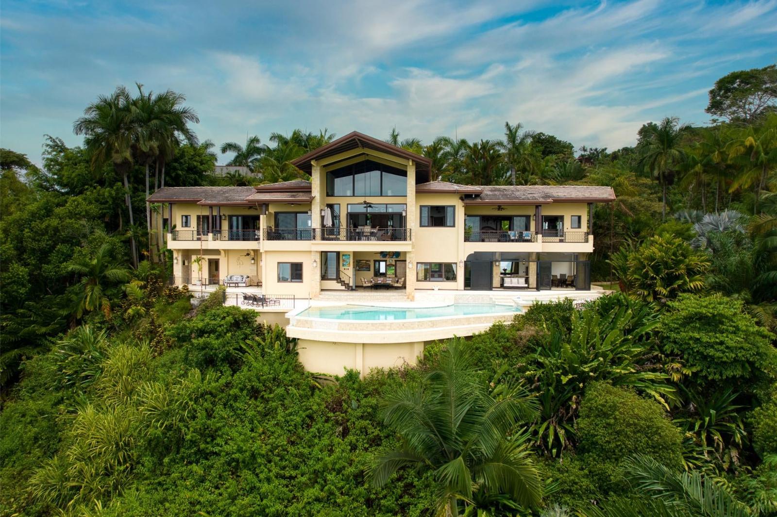 6 Bedroom Luxury Home for Sale, Escaleras, Dominical, Costa Rica — photo 1