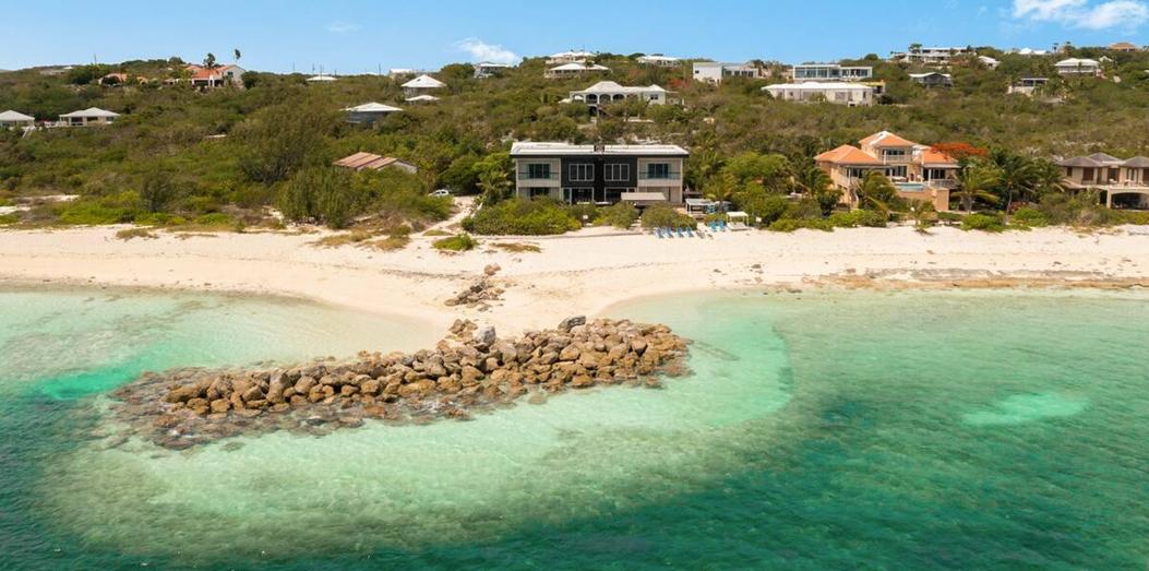 10 Bedroom Villa for Sale in Turks and Caicos Islands — photo 1