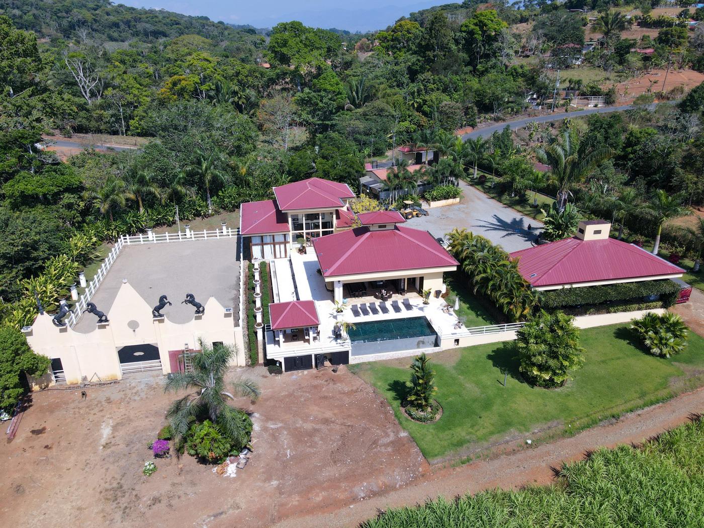 7 Bedroom House for Sale, Quebrada Honda, San Isidro del General, Perez Zeledon, San Jose, Costa Rica — photo 1