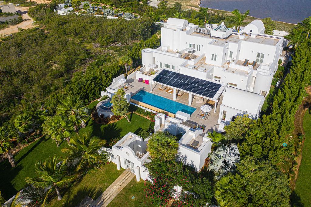 4-bedroom villa in Aurora Golf & Beach Resort, Anguilla — photo 1