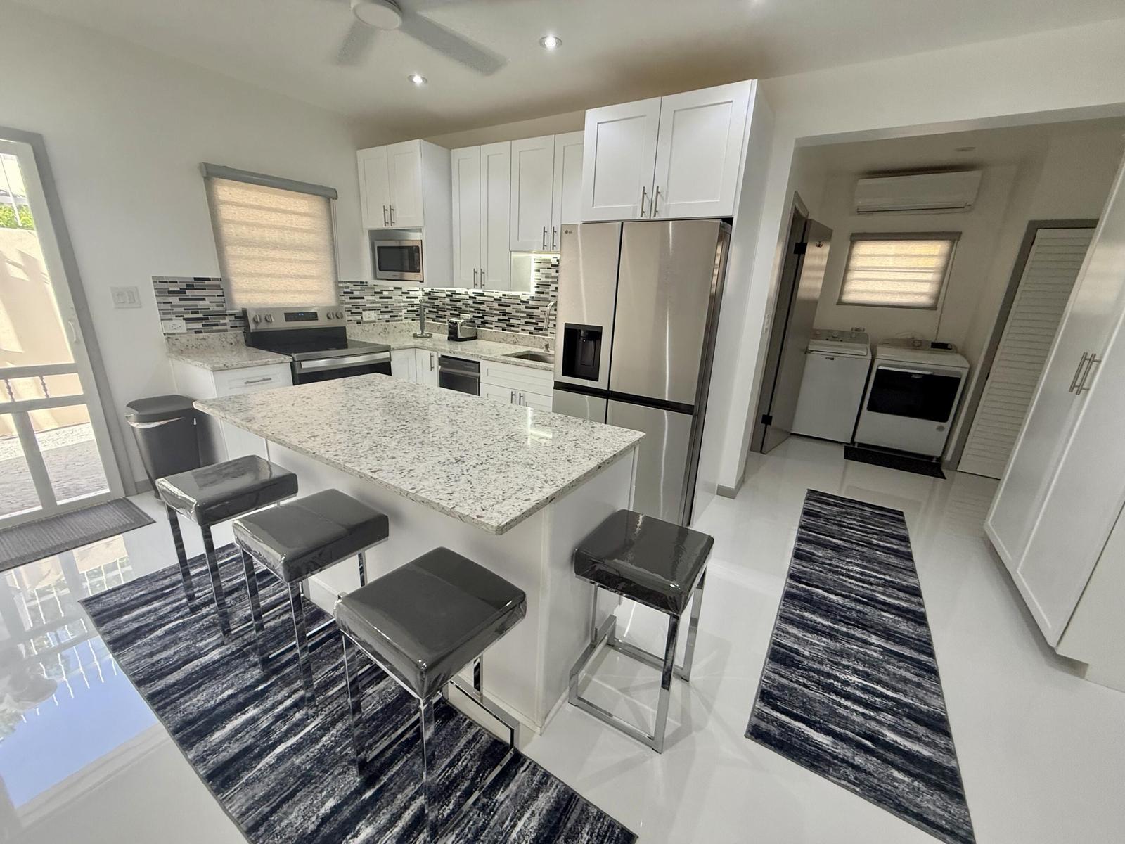 2-bedroom apartment in Anna's Retreat, St. Thomas — photo 2