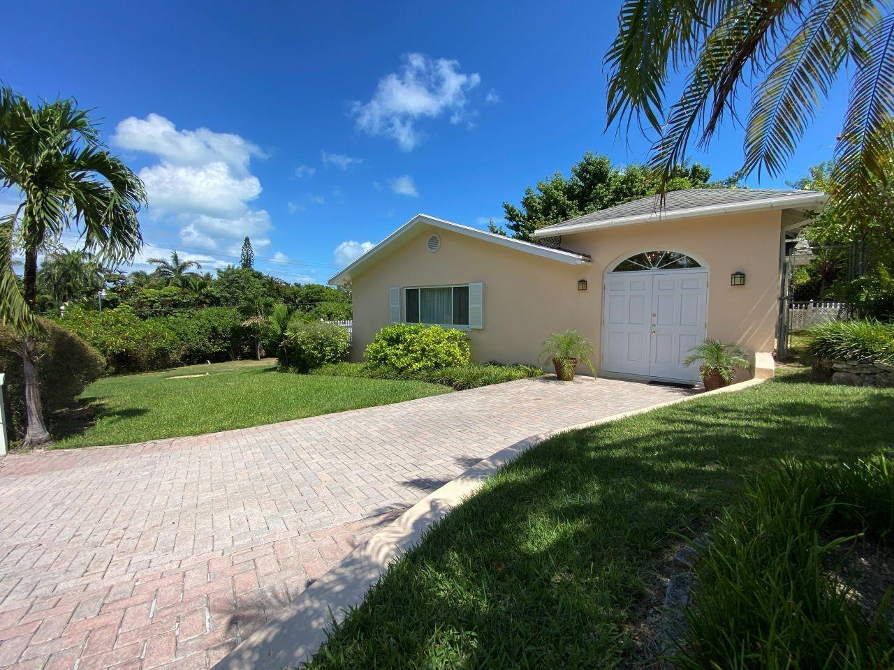 3 Bedroom Residence for Sale - Eastern Road, Nassau — photo 1
