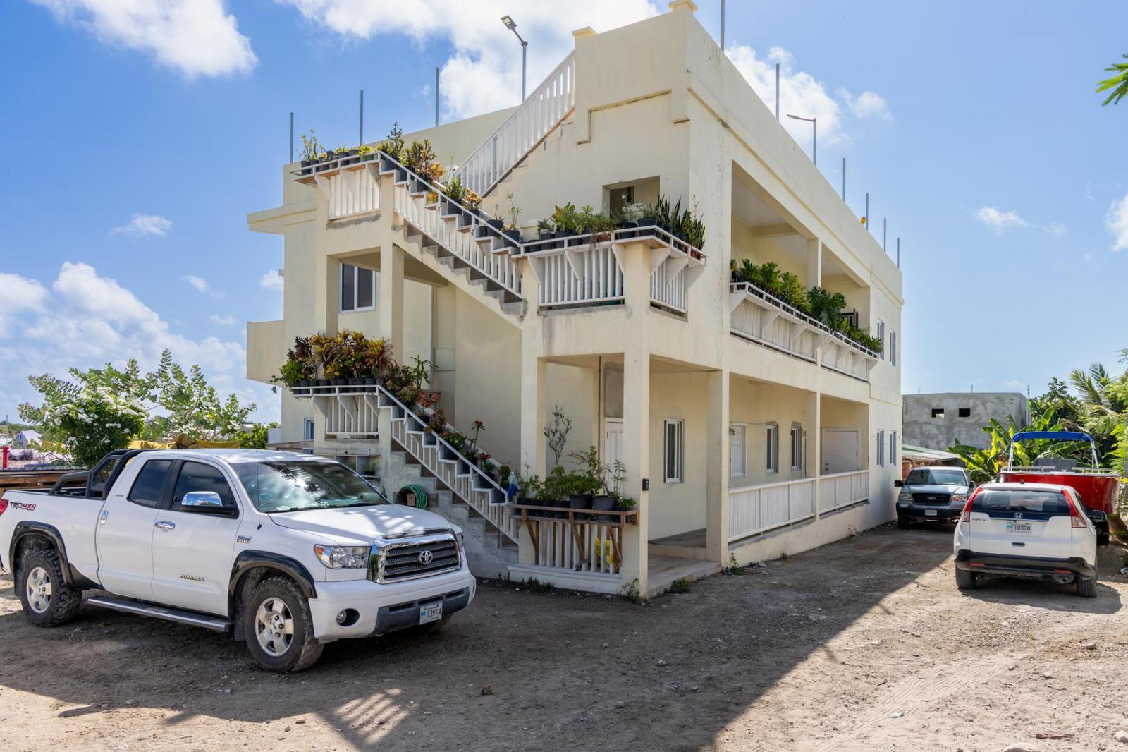 Multi-Dwelling Property in Five Cays, Providenciales, Turks and Caicos — photo 2