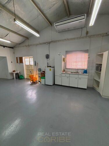 Centrally located commercial property with storage & office space — photo 5