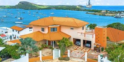 4 Bedroom Luxury Waterfront Home for Sale — photo 1