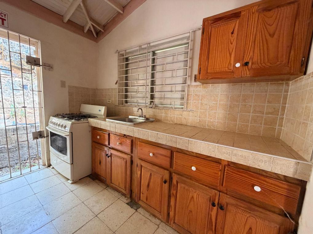 1 St. Jago Hills 3BR Home in Jamaica — photo 3