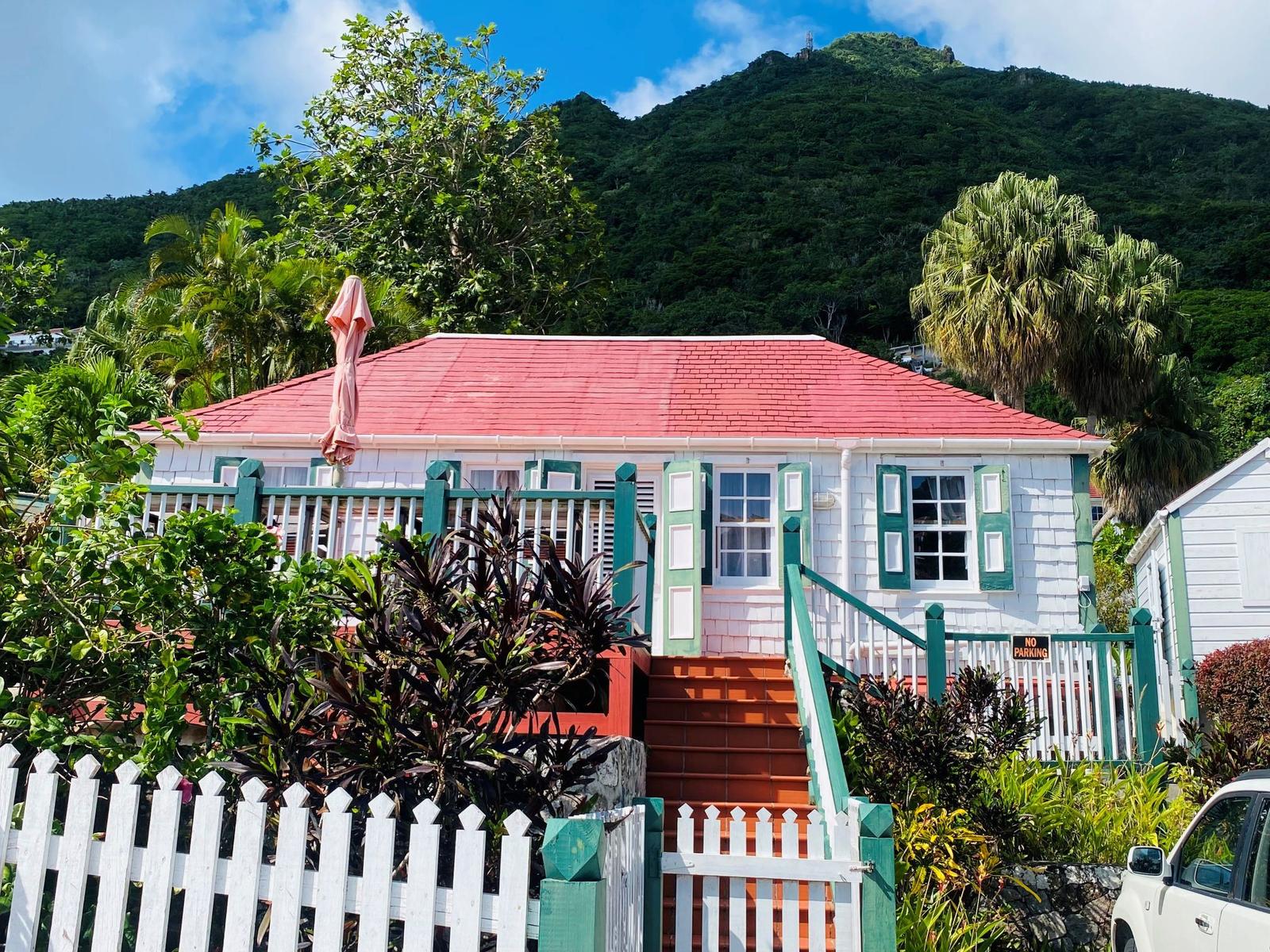 Historic Daphne Cottage with Ocean View in Windwardside Saba — photo 2