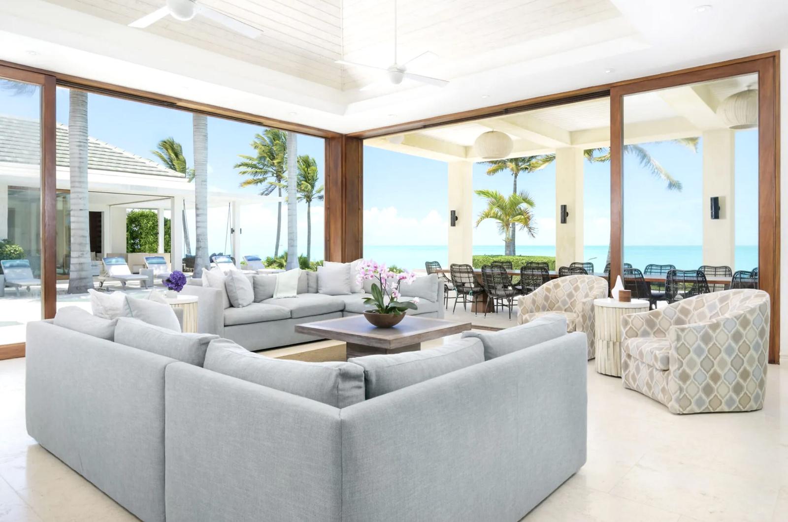La Dolce Vita, 9-bedroom villa in Grace Bay, Providenciales — photo 2