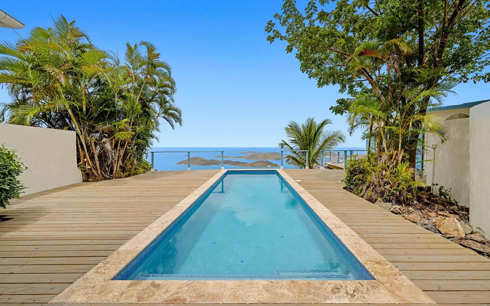 3 Beds 3 Baths 1,600 Sqft Home with Pool — photo 3