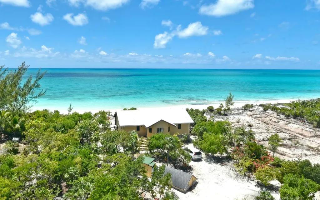 2-bedroom beachfront home in Pigeon Cay — photo 3