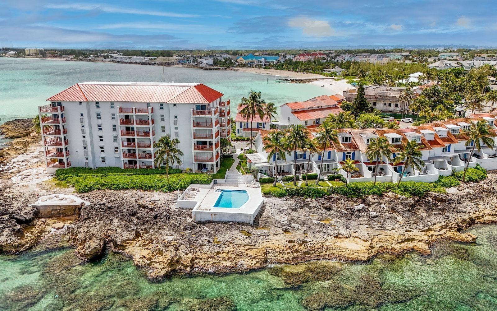 3-bedroom oceanfront apartment in Delaporte Point, Nassau — photo 1
