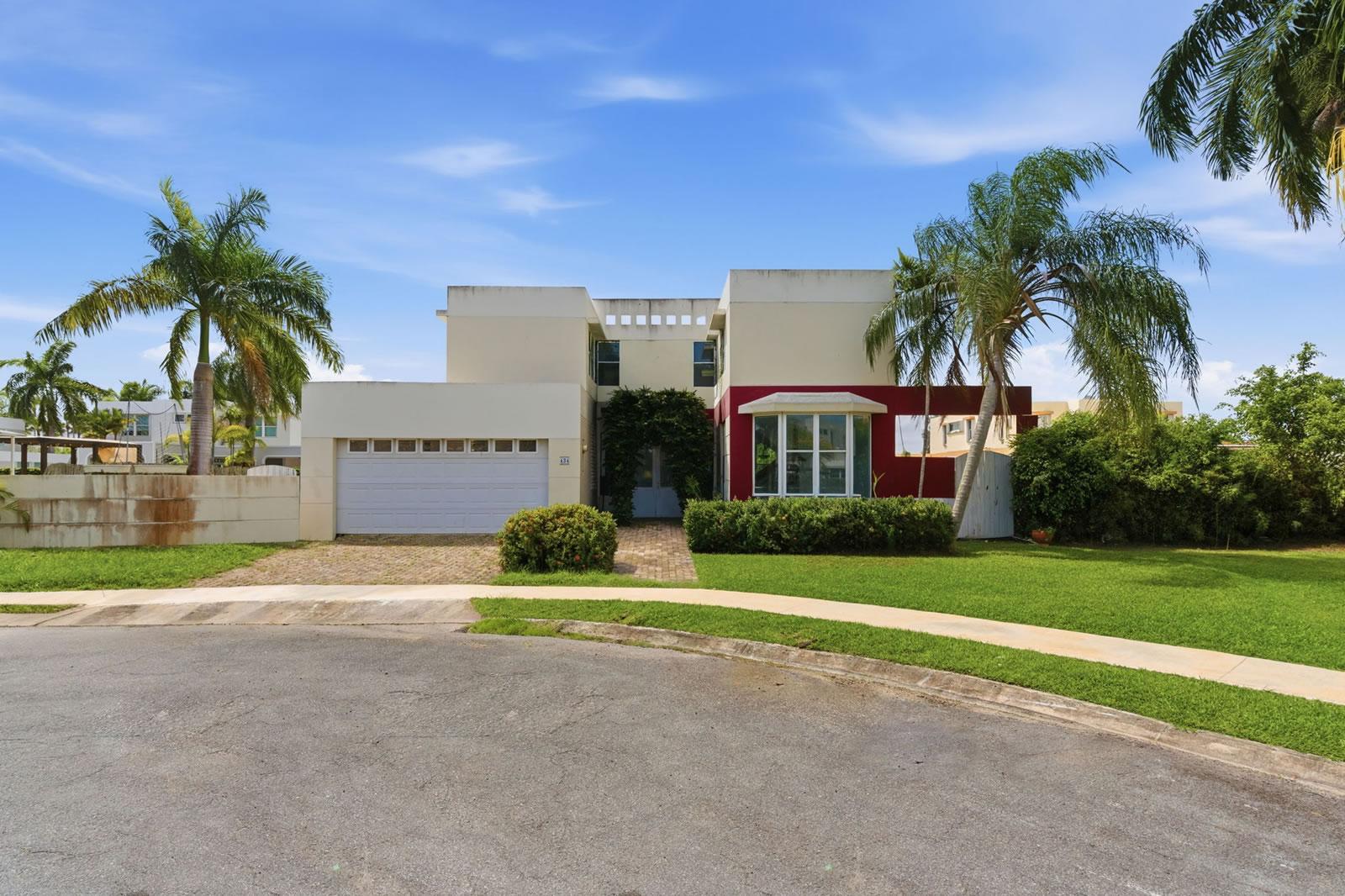 4 Bedroom Home for Sale in Dorado, Puerto Rico — photo 1