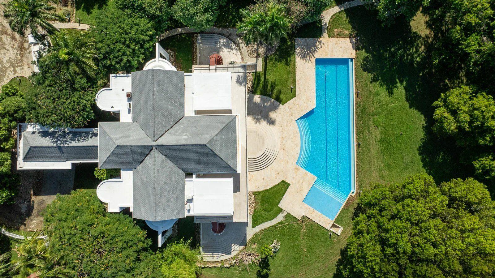 Luxury Oceanfront Villa for sale in Playa Chiquita, Sosúa | Private Beach Access — photo 3
