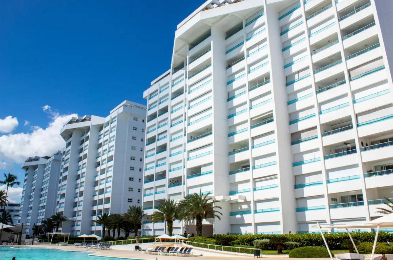 Beachfront 3 Bedroom Apartment For Sale In Exclusive Marbella — photo 3
