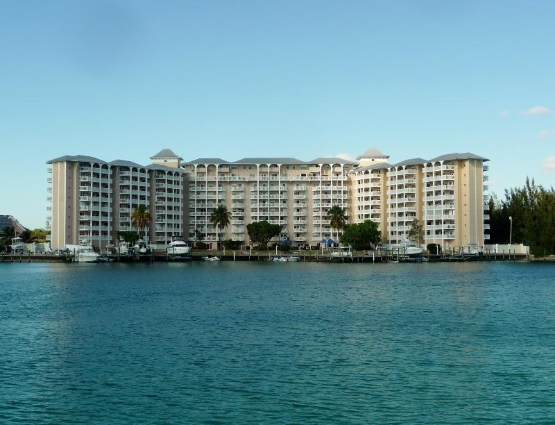 1-bedroom apartment in Grand Bahama — photo 3