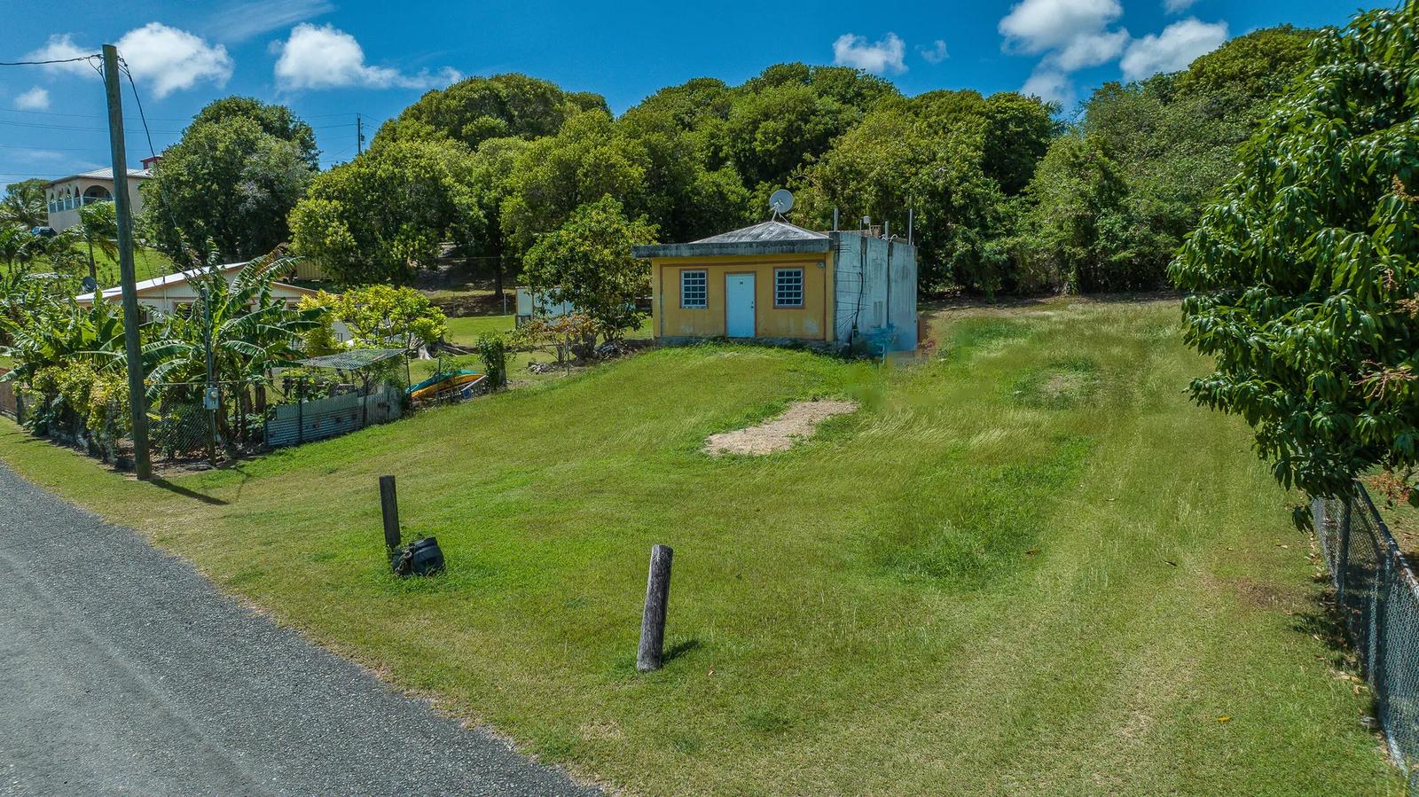 Studio with Workshop and Large Backyard in Sion Hill — photo 1