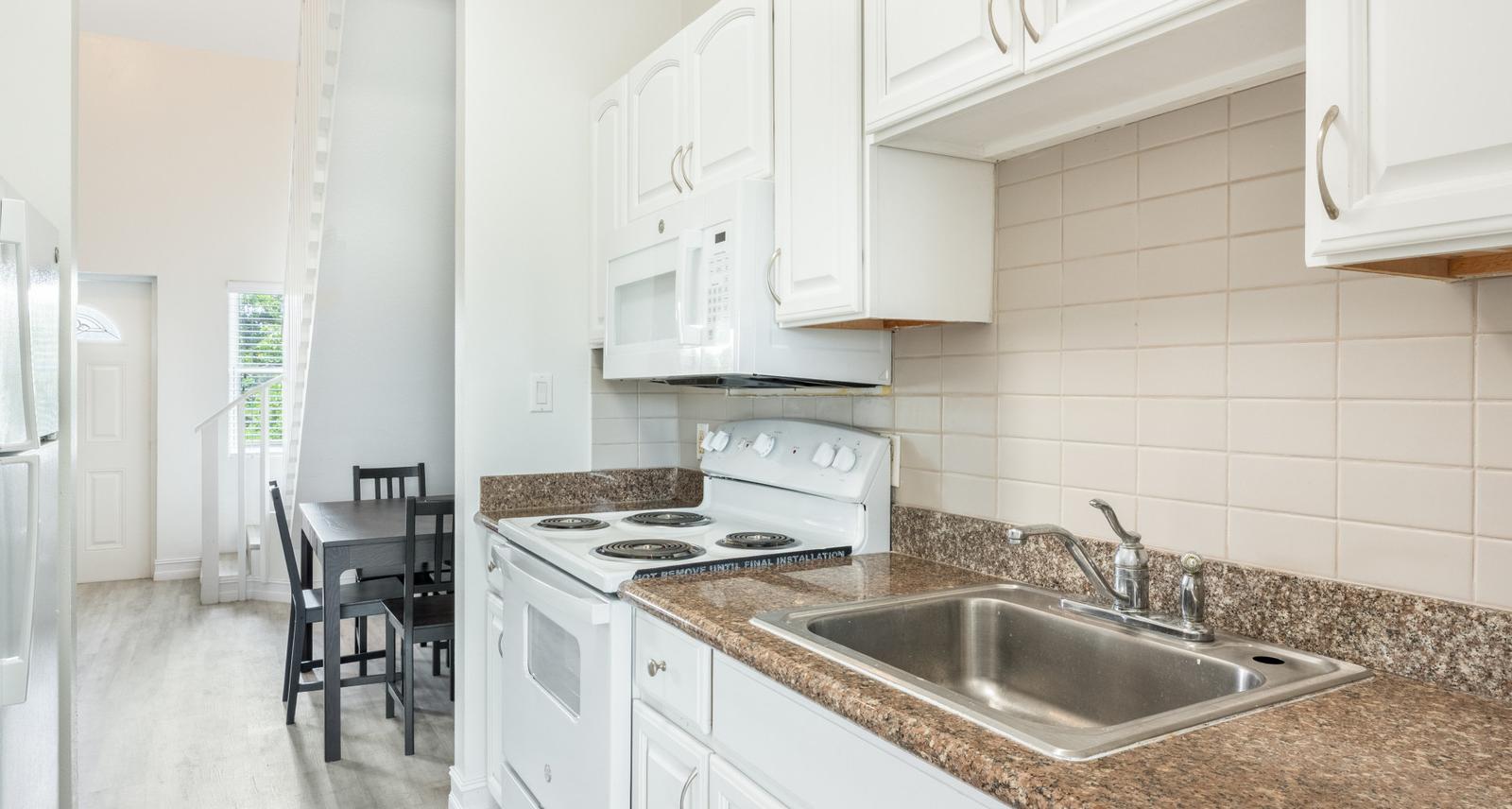 2-bedroom apartment in George Town, Cayman Islands — photo 5