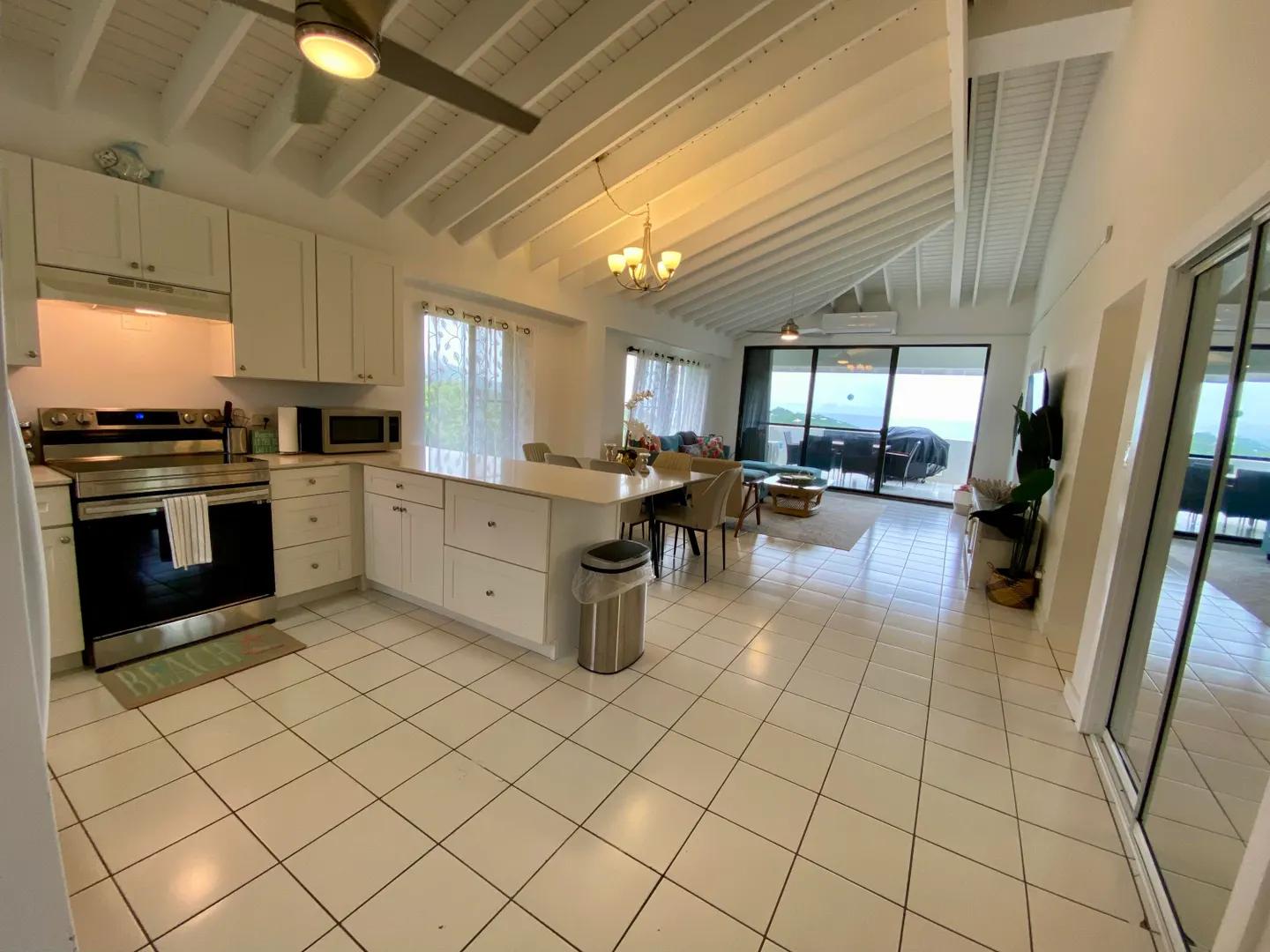 2 Bed, 2 Bath Condo in Palm Gardens, St. Thomas — photo 2