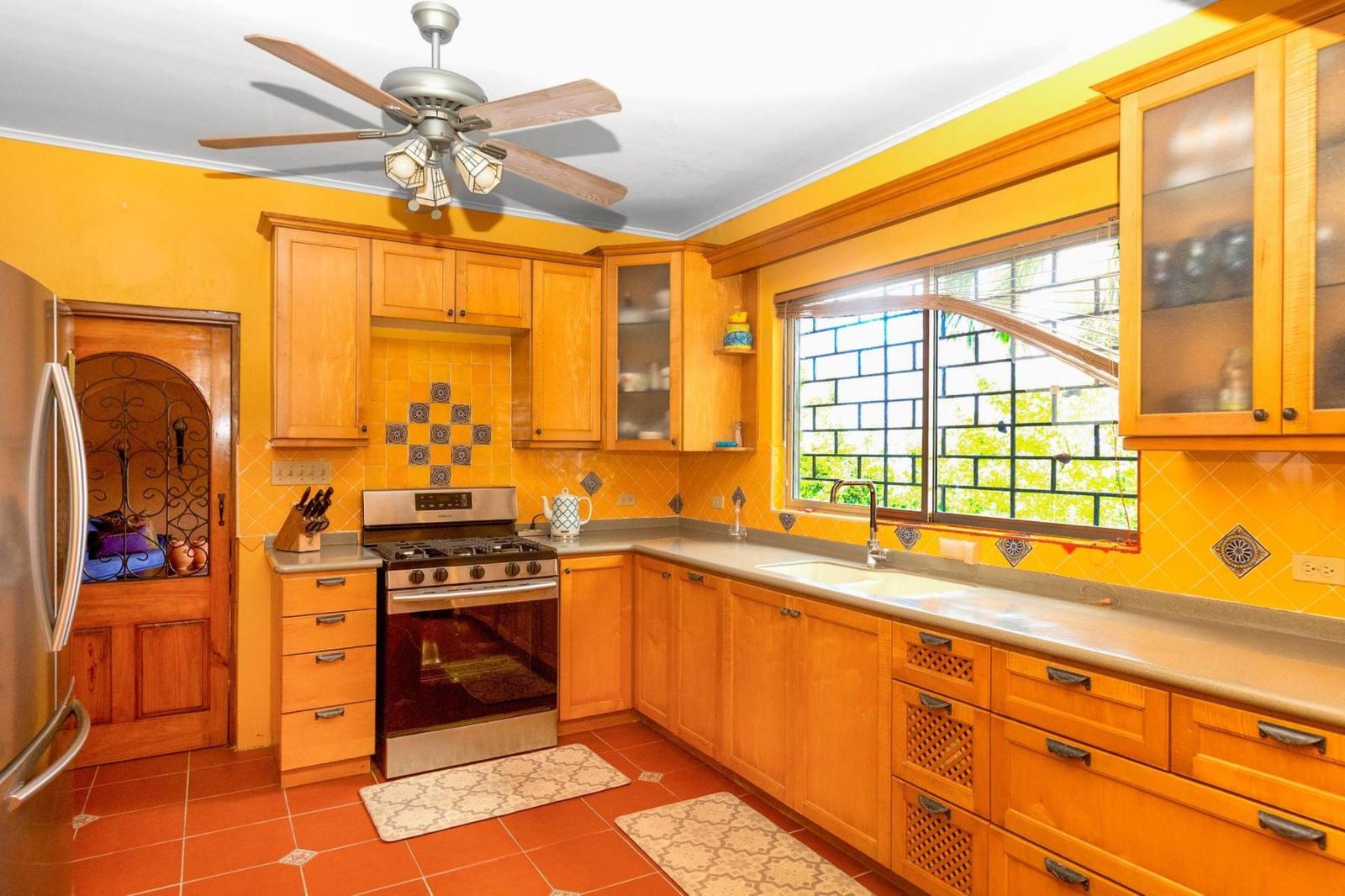 4 Bedroom Home for Sale, Forest Hills, Red Hills, Kingston and Saint Andrew, Jamaica — photo 3