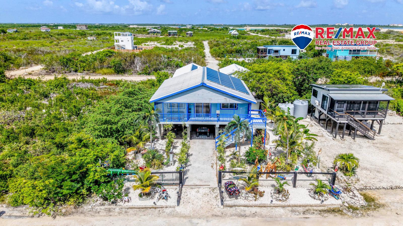 Tropical Off-Grid Home with Rare Included Extras - Parcel 7806 — photo 2