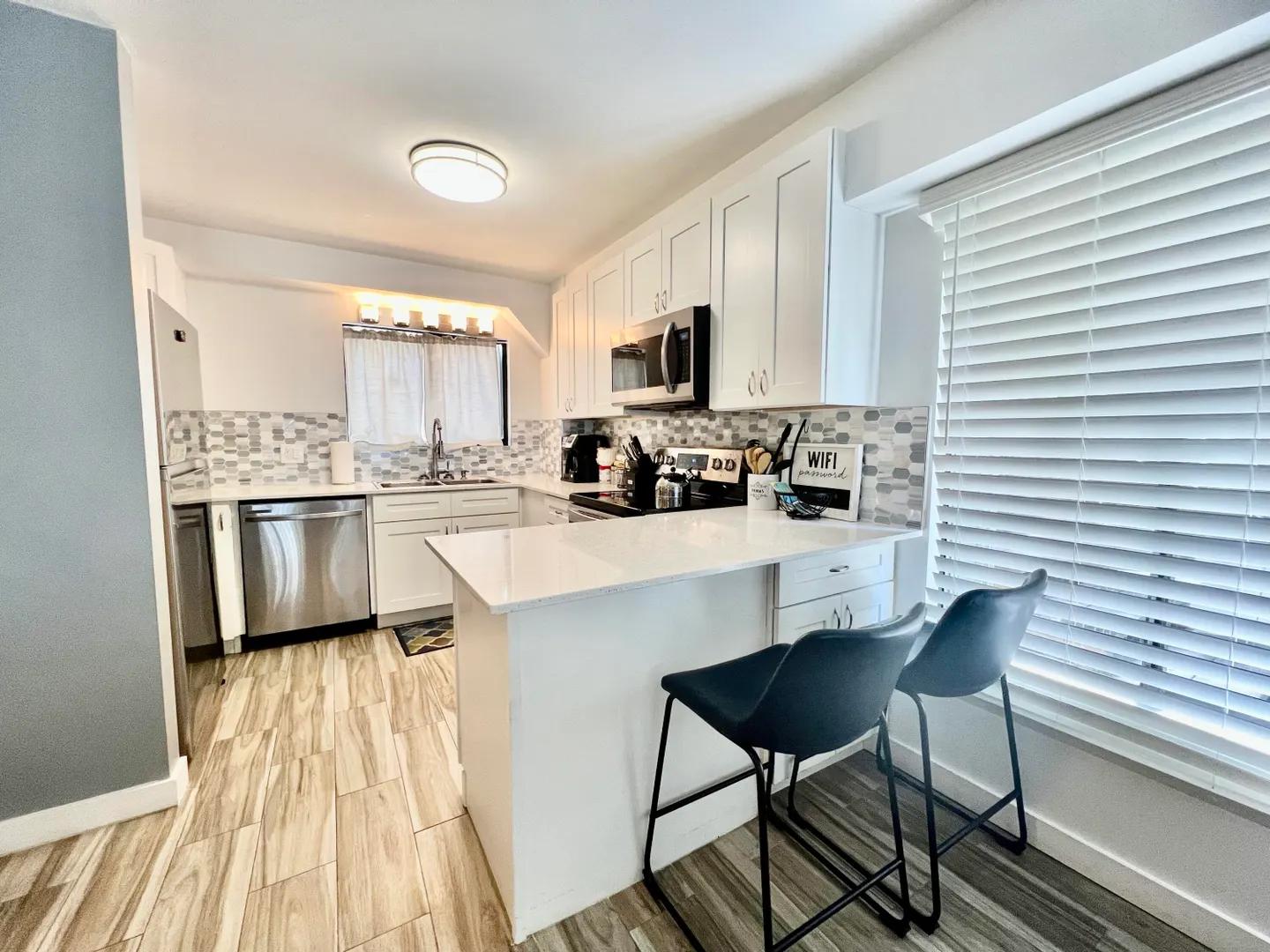 2 Bedroom Condo in Palm Gardens — photo 5