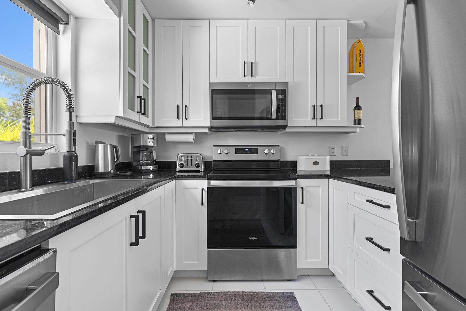 2 Bedroom Townhouse 8 for Sale, Enclave II, Royal Turks & Caicos Golf Club, Leeward, Providenciales, Turks & Caicos — photo 4