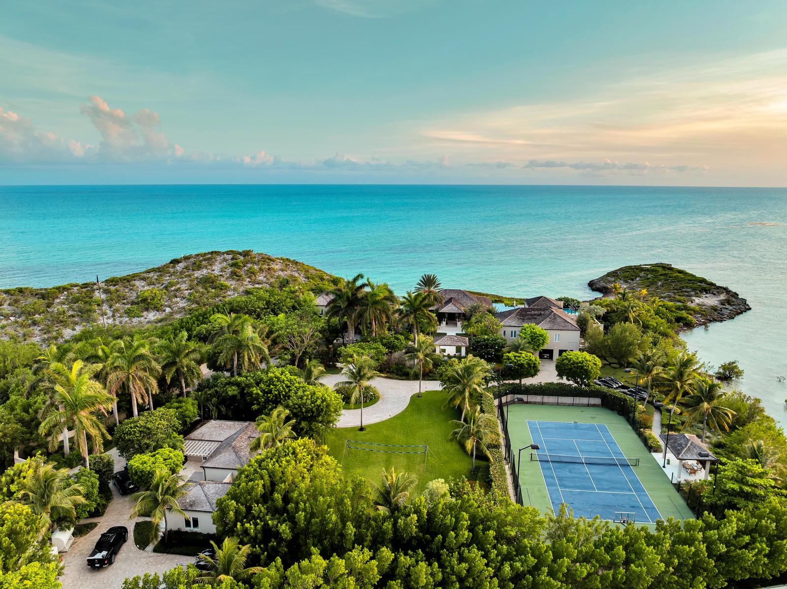 8 Bedroom Estate for Sale in Providenciales, Turks and Caicos Islands — photo 5