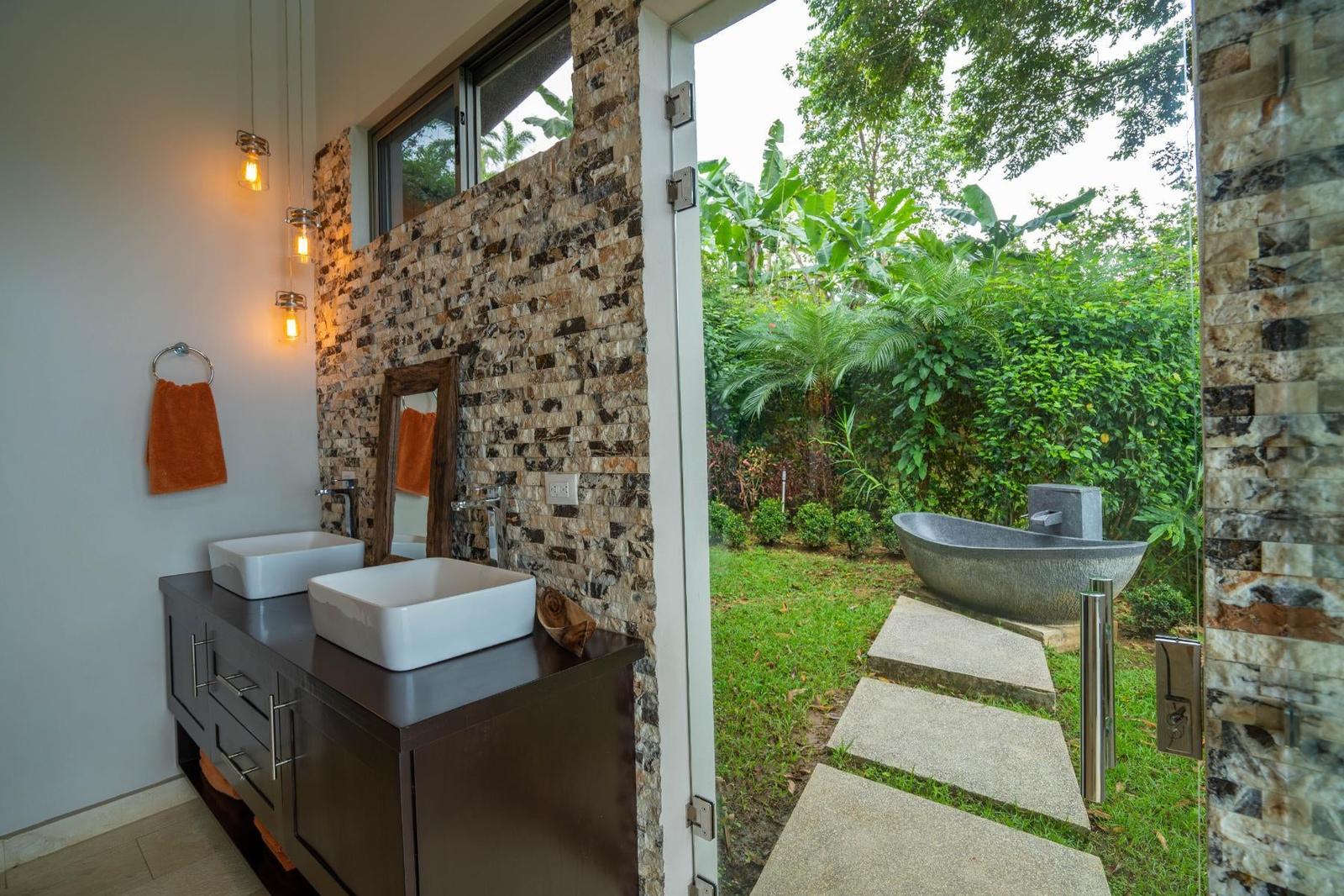 3 Bedroom Luxury Home for Sale, Hills Of Portalon, Portalon, Manuel Antonio, Puntarenas, Costa Rica — photo 3