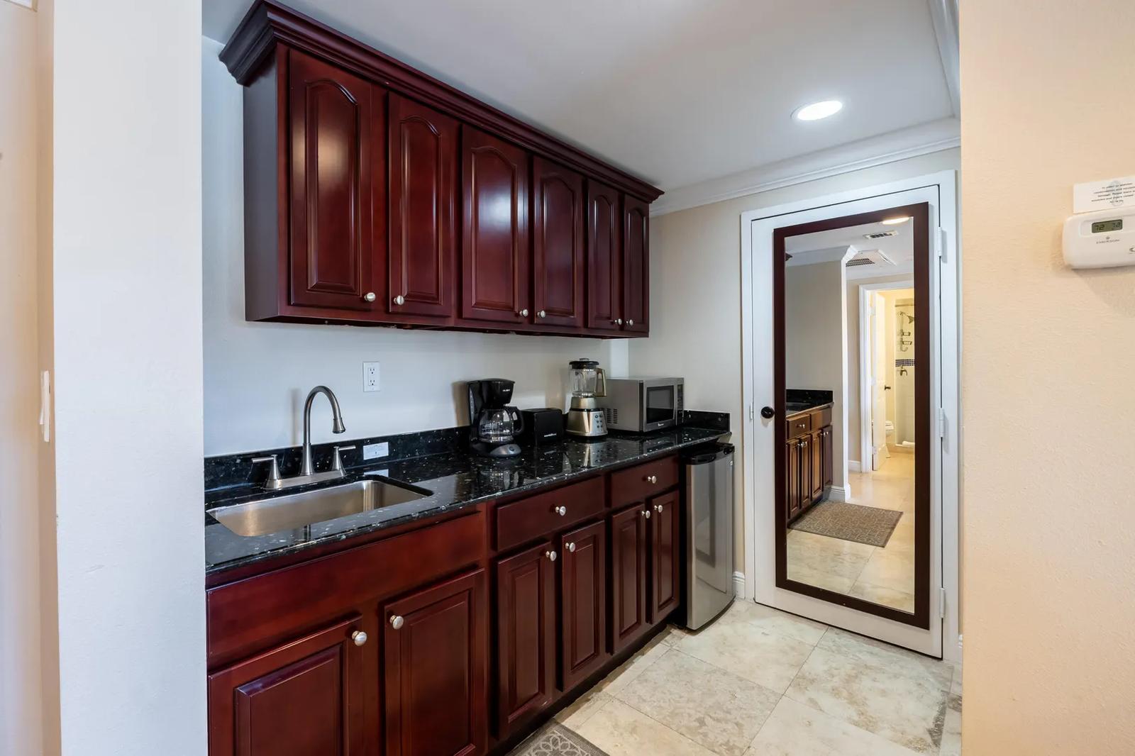 Studio Unit in Grande Bay Resort, Cruz Bay Town, St John Island, US Virgin Islands — photo 5
