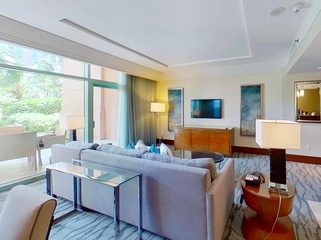 2-bedroom condo in Paradise Island with ocean views — photo 2