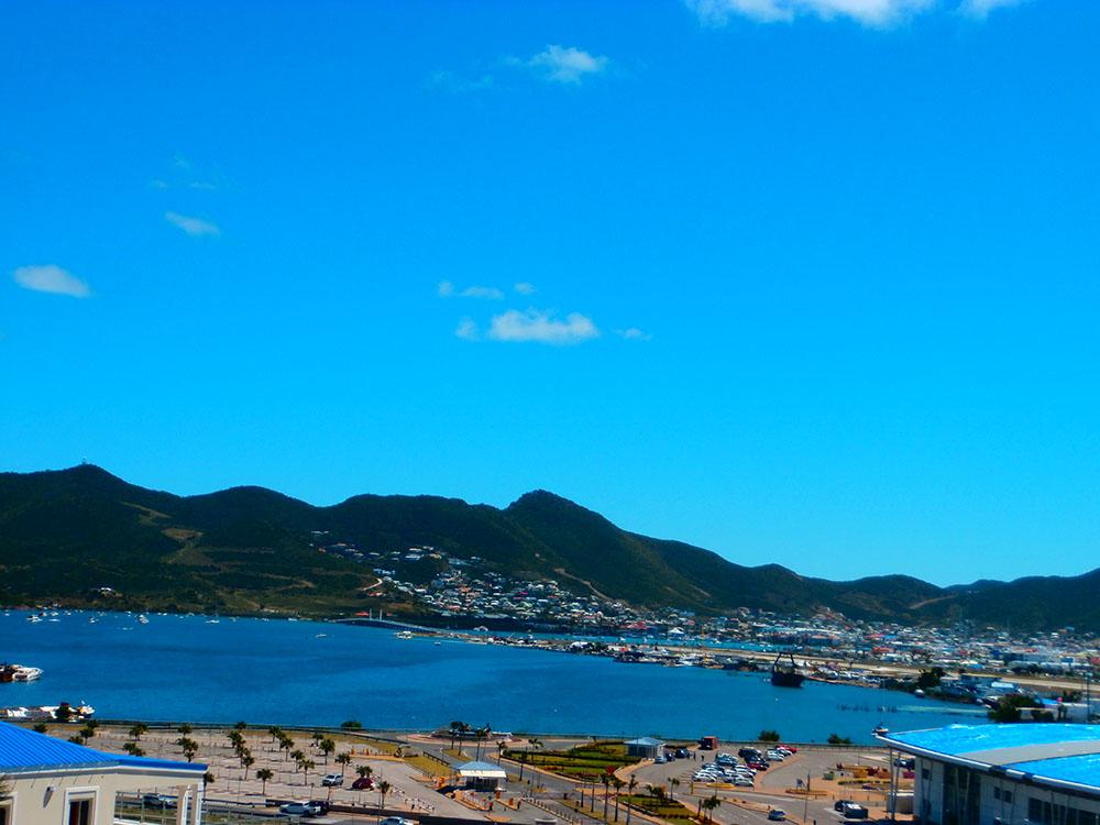 3-bedroom penthouse in Maho, Sint Maarten — photo 1