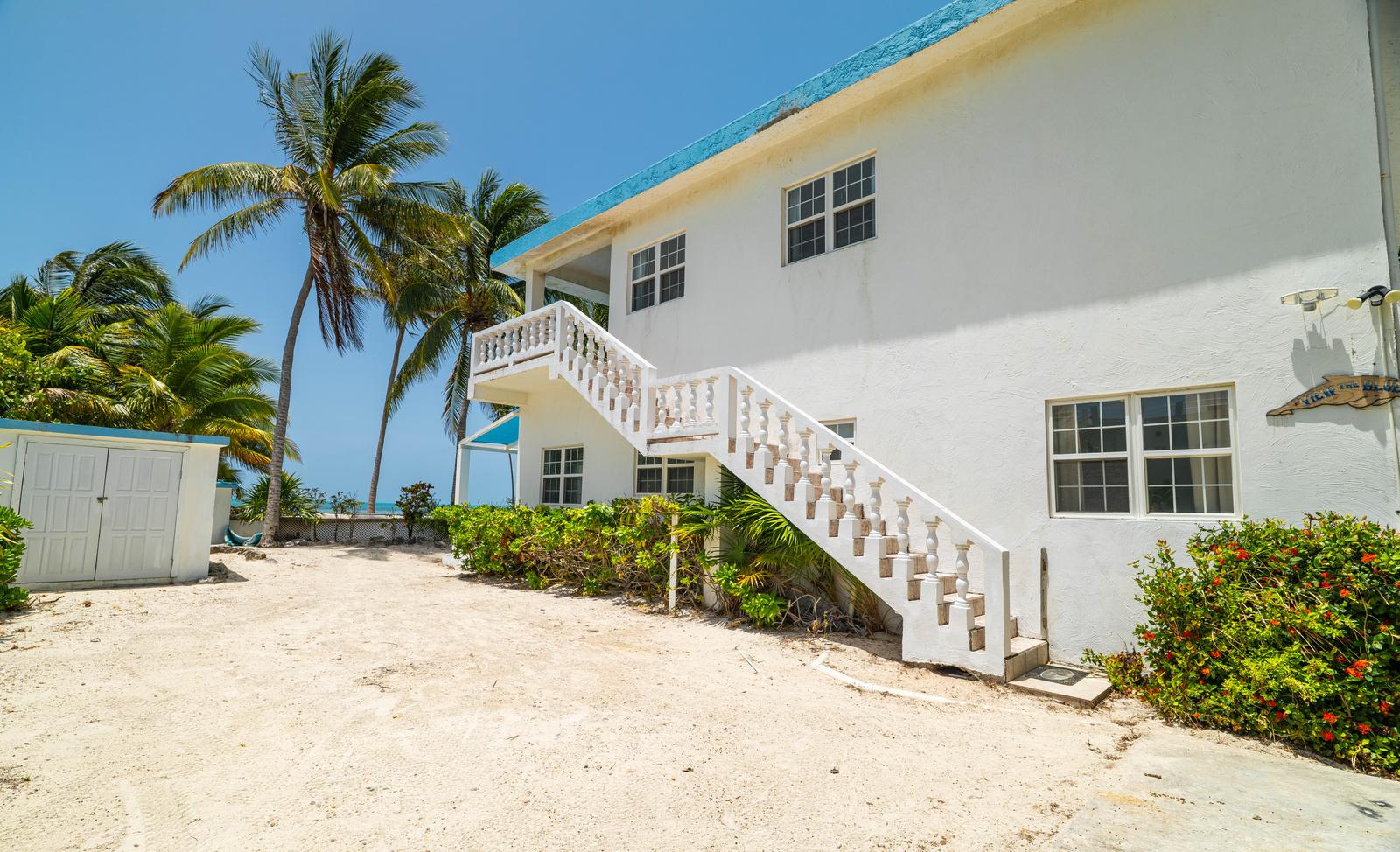 Oceanfront Multi-Family Home in South Ambergris Caye, Belize — photo 1