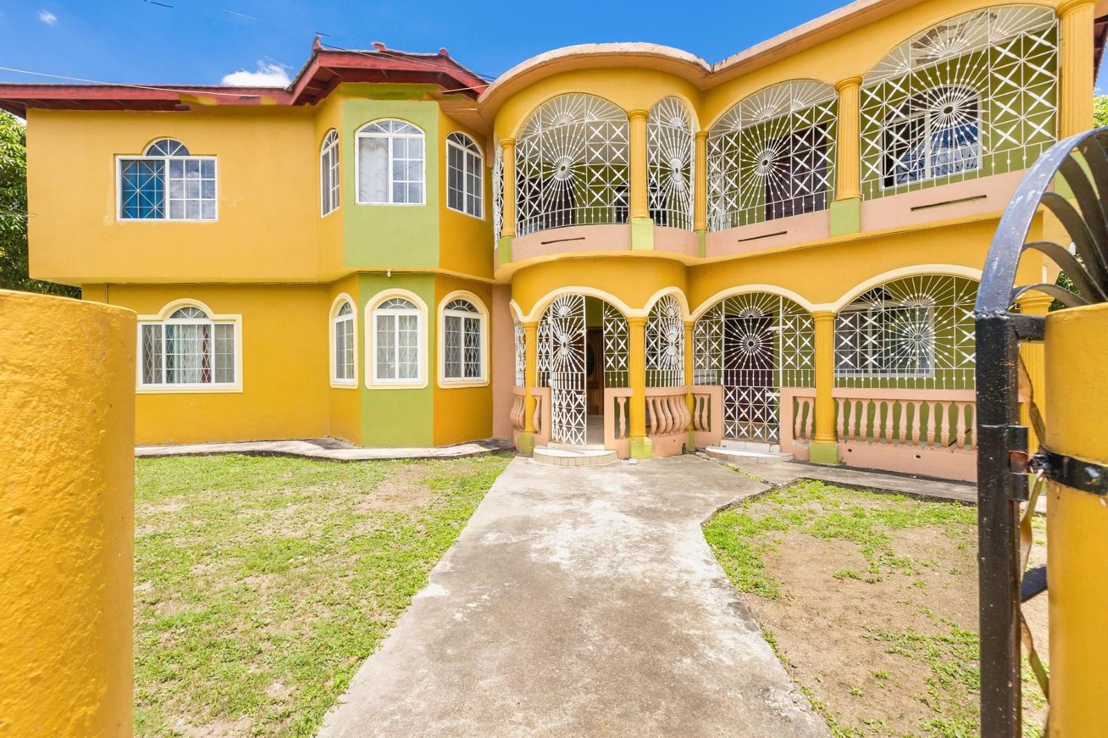 8 Bedroom House for Sale, 8 Turners Court, Clarendon, Jamaica — photo 4