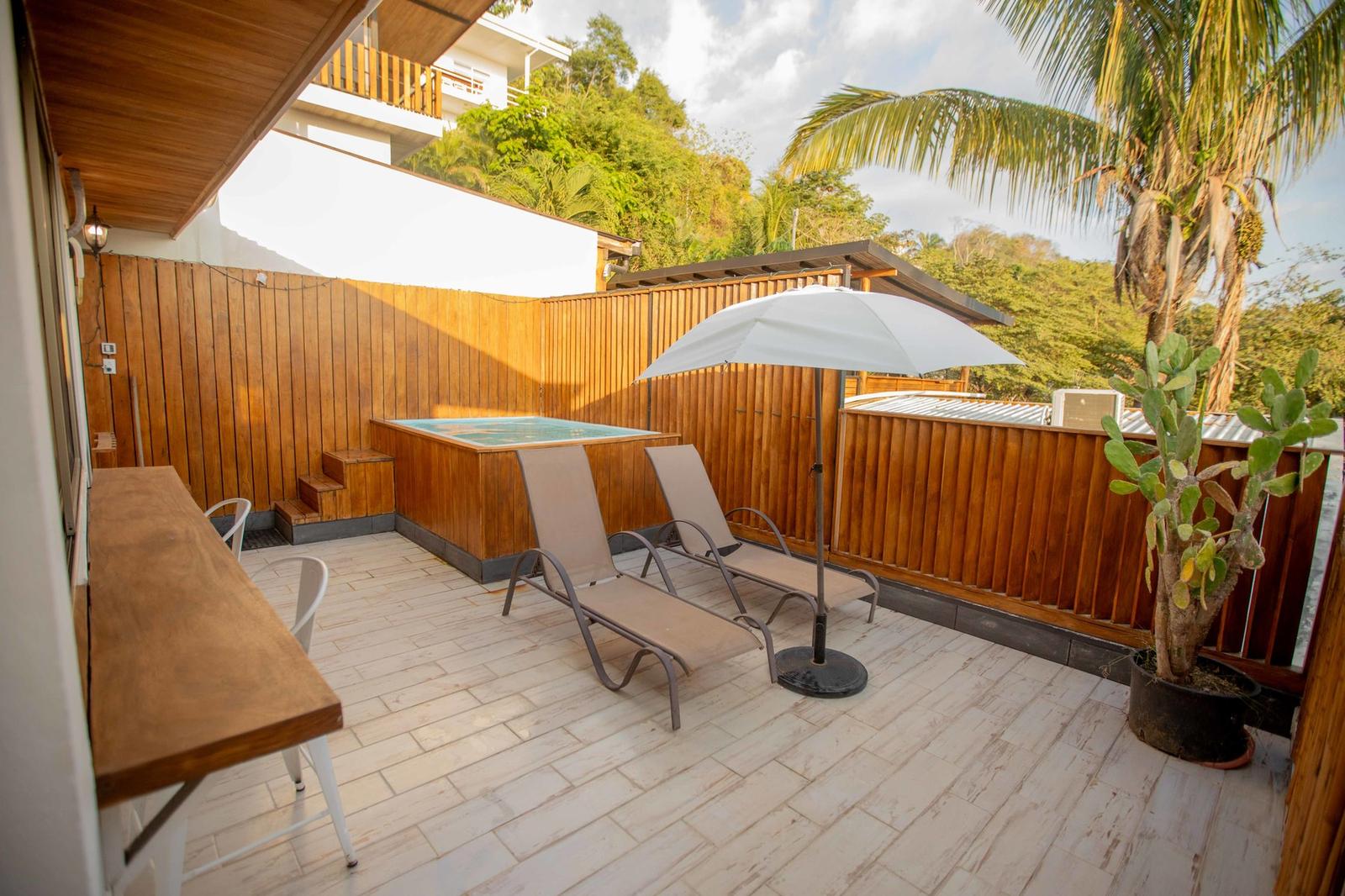 4 Bedroom Property for Sale, Santa Teresa, Puntarenas, Costa Rica — photo 1