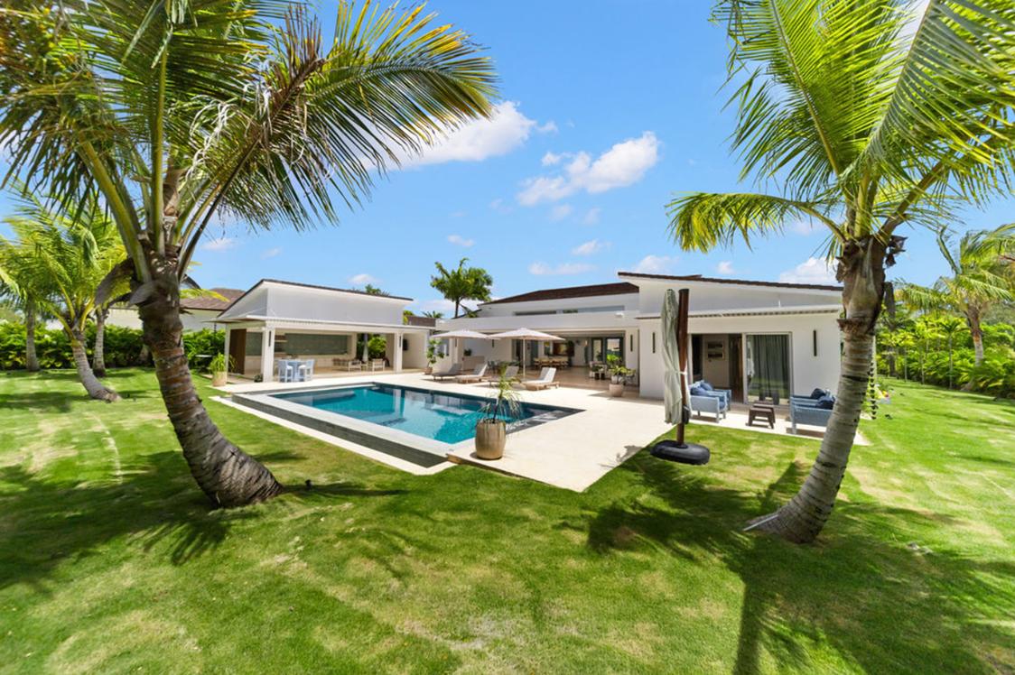 La Vereda 26 5BR Contemporary Villa — photo 1