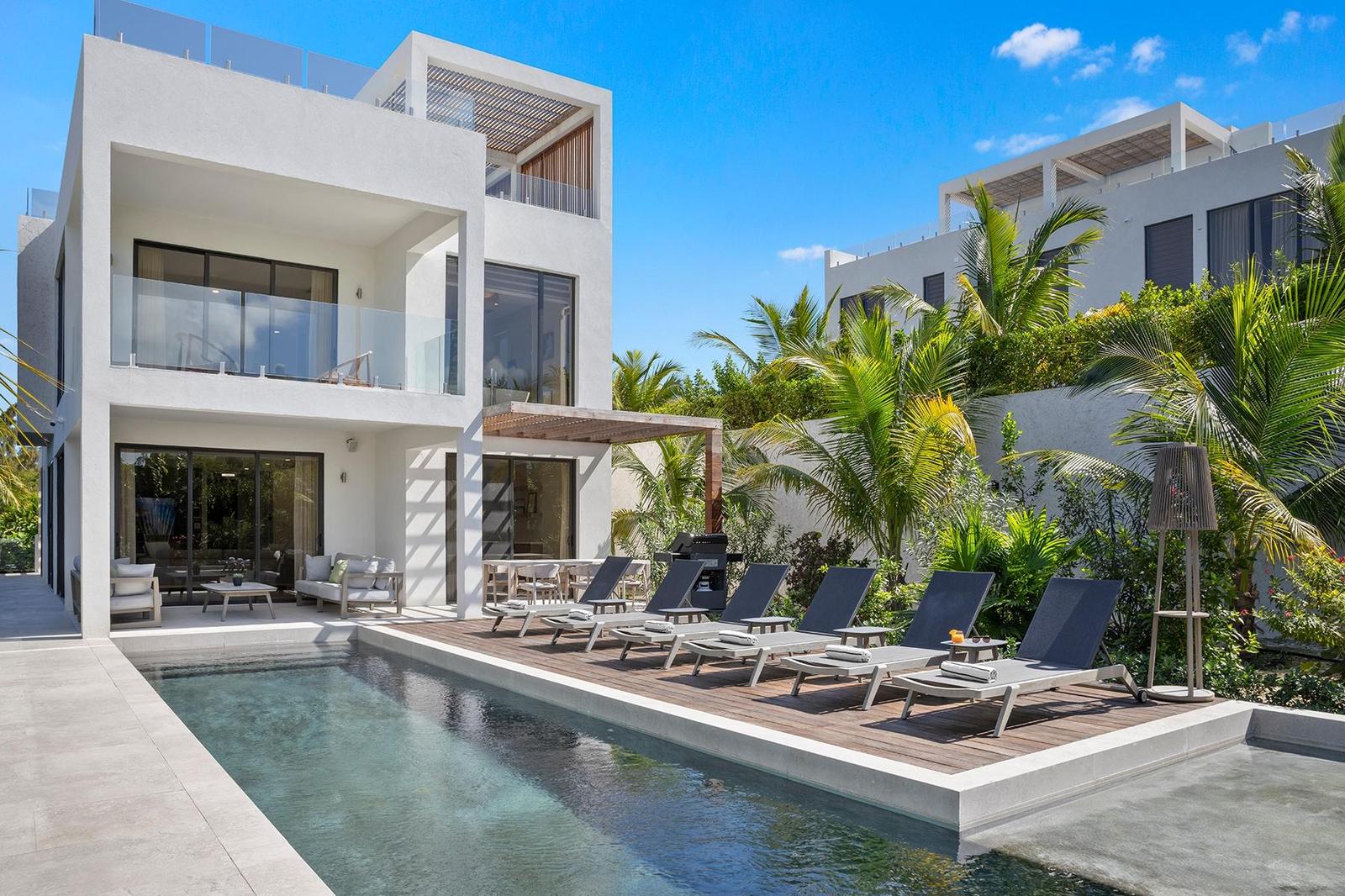 4-VILLAS LUXURY COMPLEX — photo 2